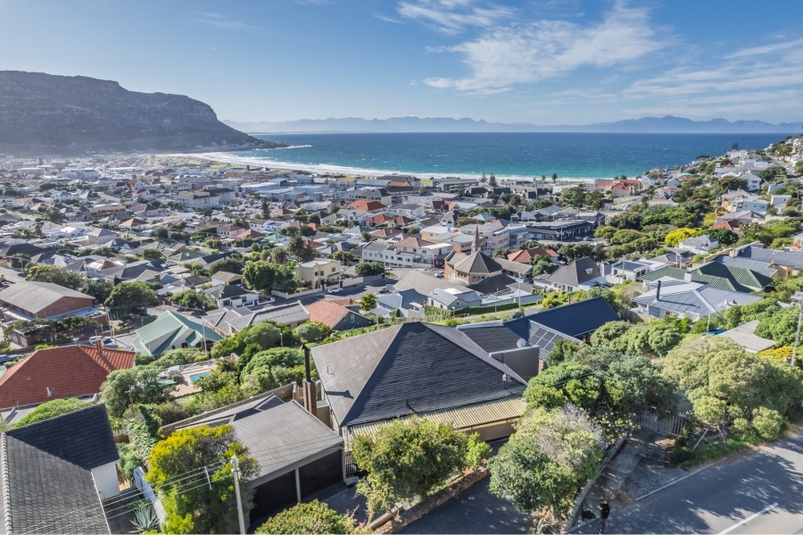 5 Bedroom Property for Sale in Fish Hoek Western Cape
